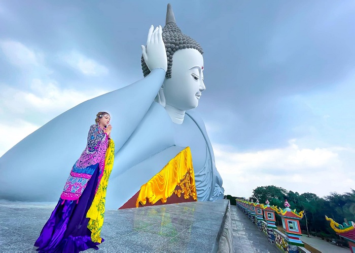 Cách Tạo Dáng Chụp Ảnh Ở Chùa đẹp, thanh lịch năm mới
