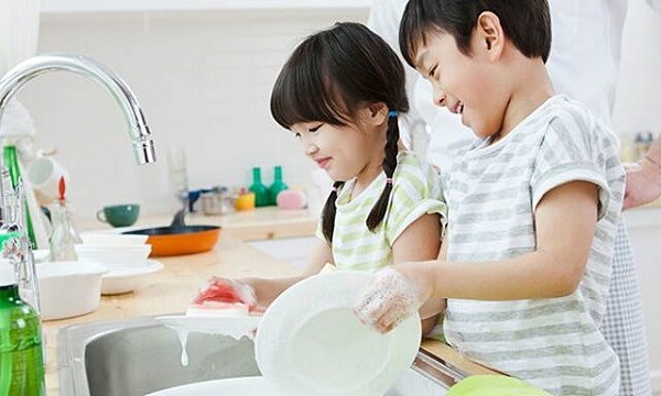 Cho trẻ chọn việc yêu thích để làm