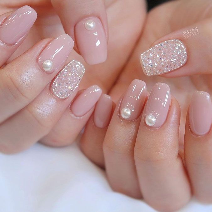 Mẫu nail đính đá hình ngọc trai