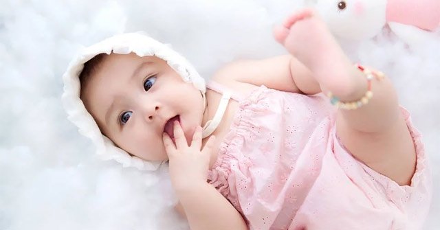 Đặt tên hay cho bé gái 2025 khi bố mẹ mệnh Hỏa