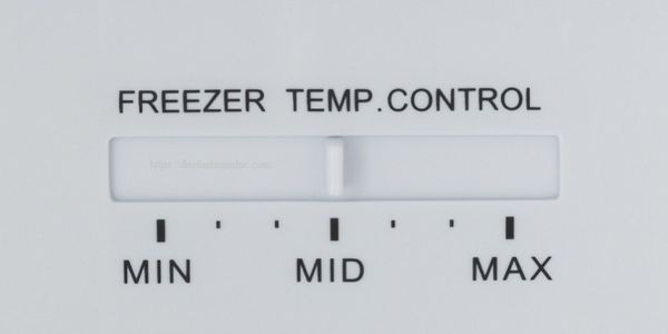 Nút điều chỉnh lượng gió (Freezer Temp Control) ở ngăn đông tủ lạnh