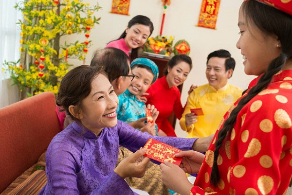 Chia sẻ về ý nghĩa của lì xì tết với trẻ