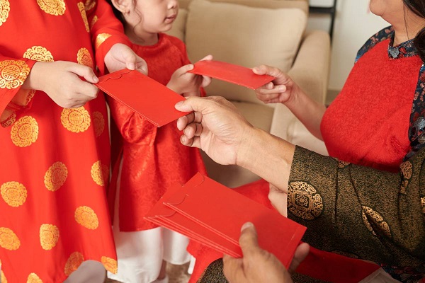 Phụ huynh nên cùng bé vạch ra kế hoạch chi tiêu dài hạn